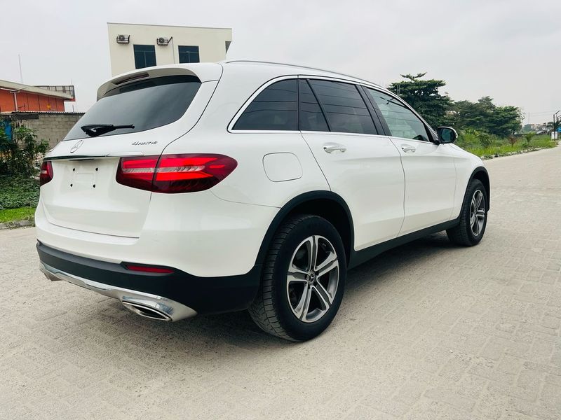 Thumbnail 4 of 2018 MERCEDES-BENZ GLC-Class 4matic